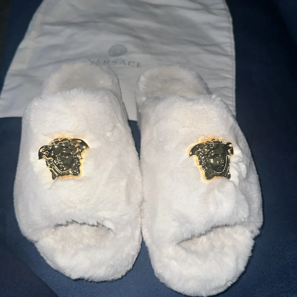 versace white and gold fluffy slipper slides - Picture 3 of 3